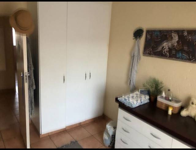 3 BEDROOM APARTMENT FOR SALE IN GLEN MARAIS